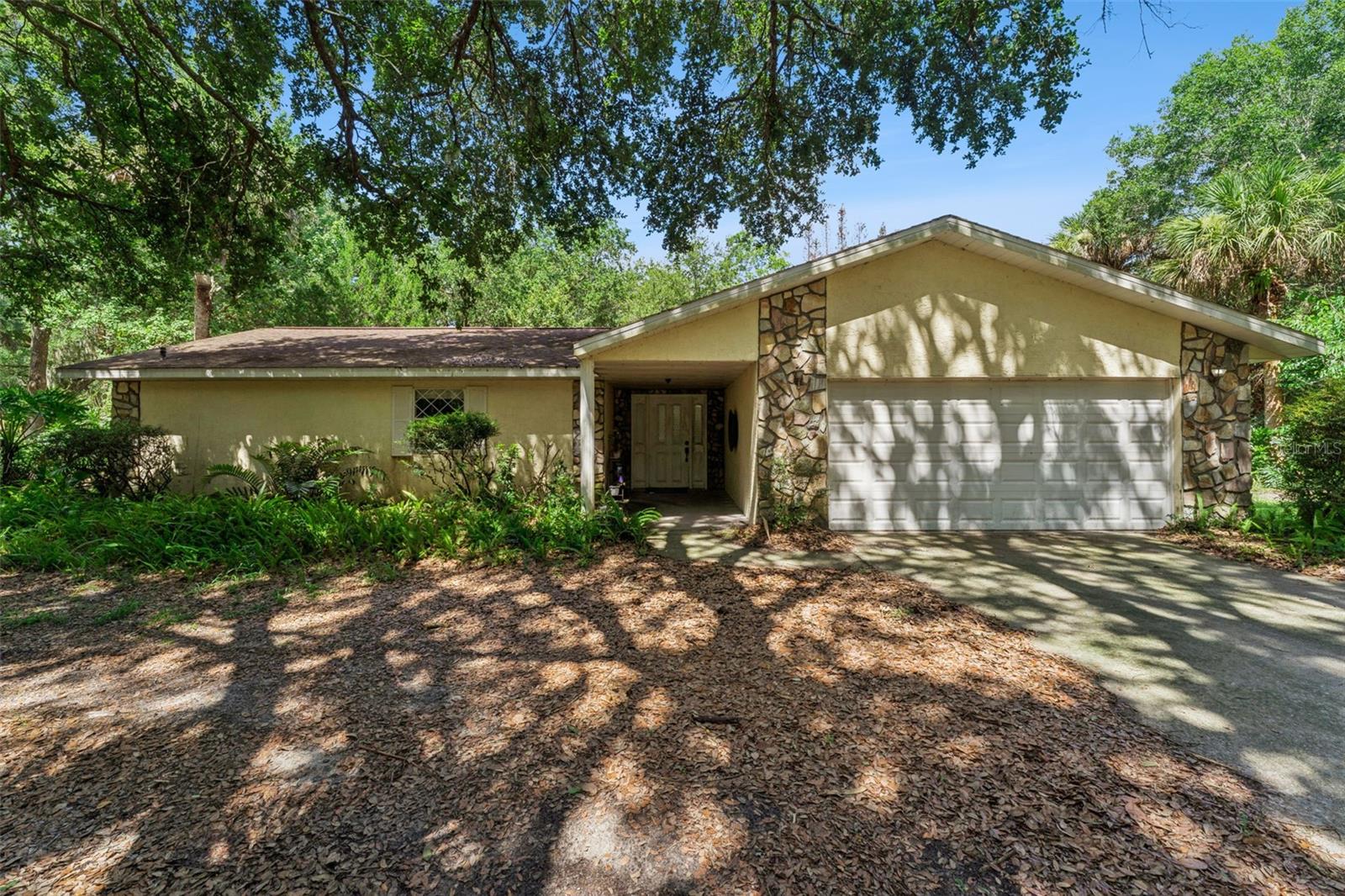 Single Family Residence in MIMS, FL - Daniel Dourado