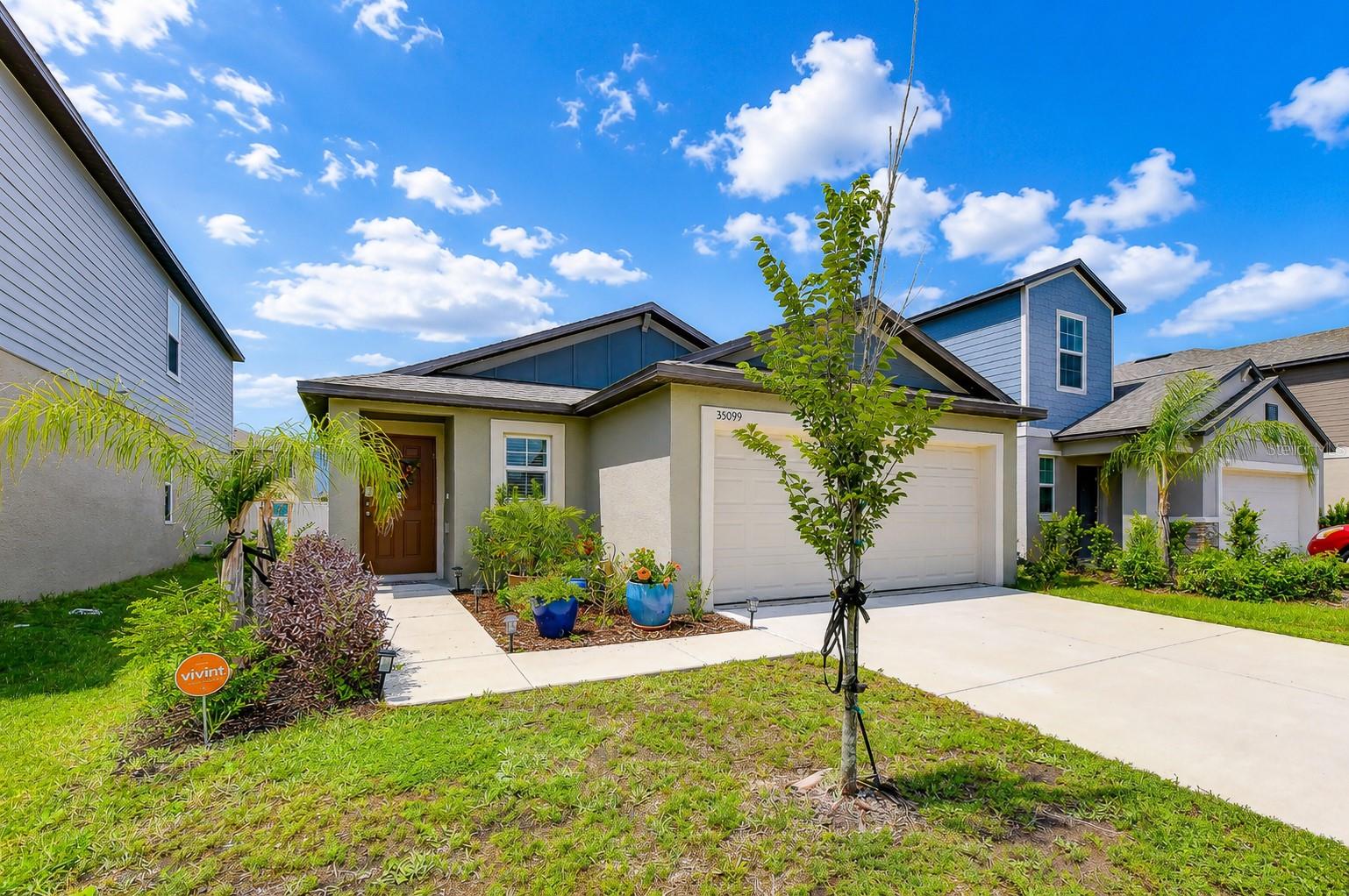 Single Family Residence in ZEPHYRHILLS, FL - Daniel Dourado