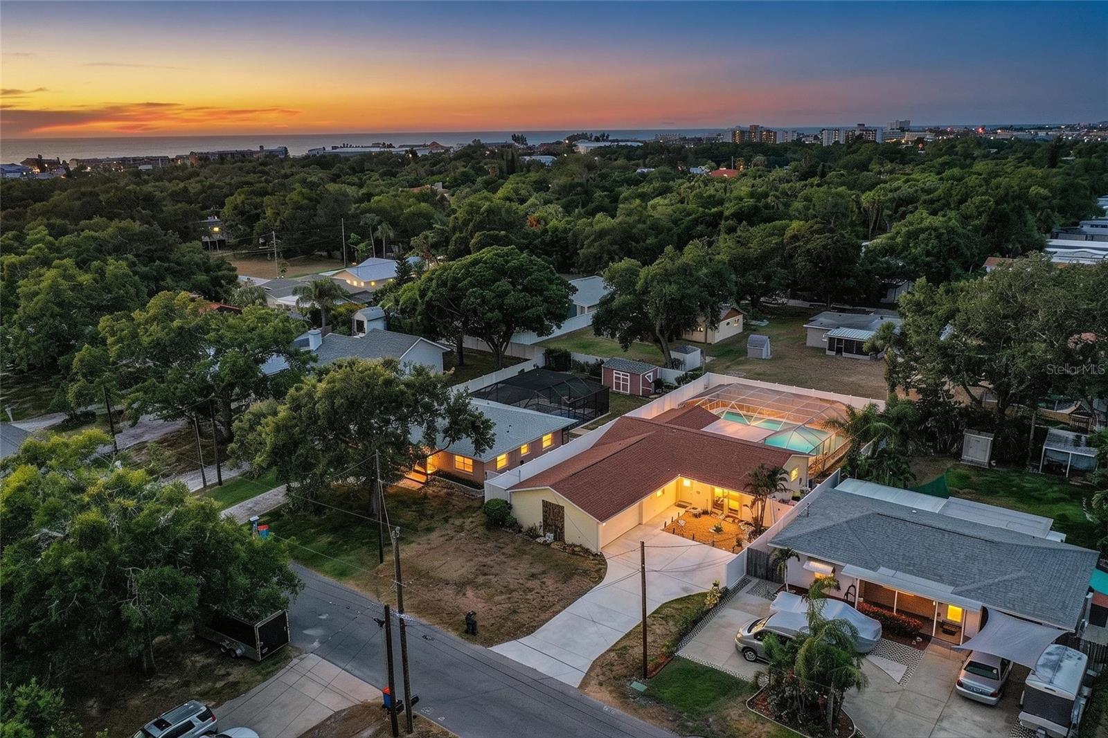 Single Family Residence in LARGO, FL - Daniel Dourado