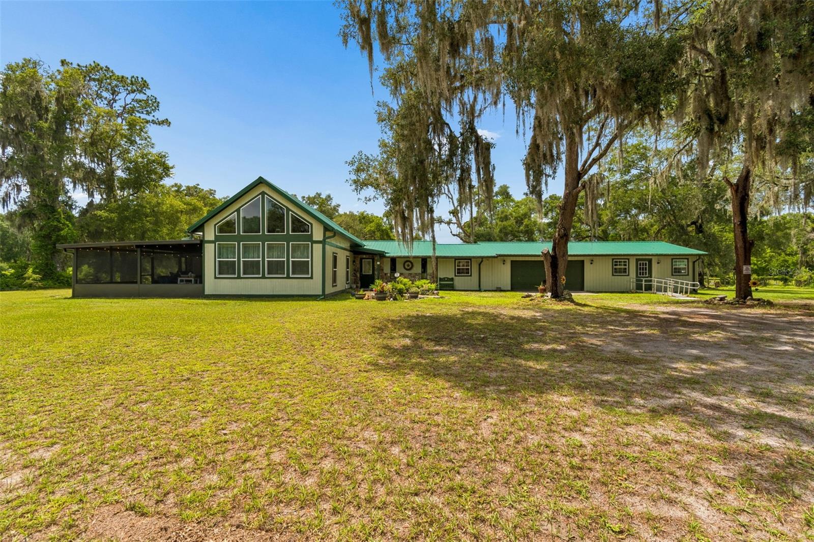 Single Family Residence in WEBSTER, FL - Daniel Dourado