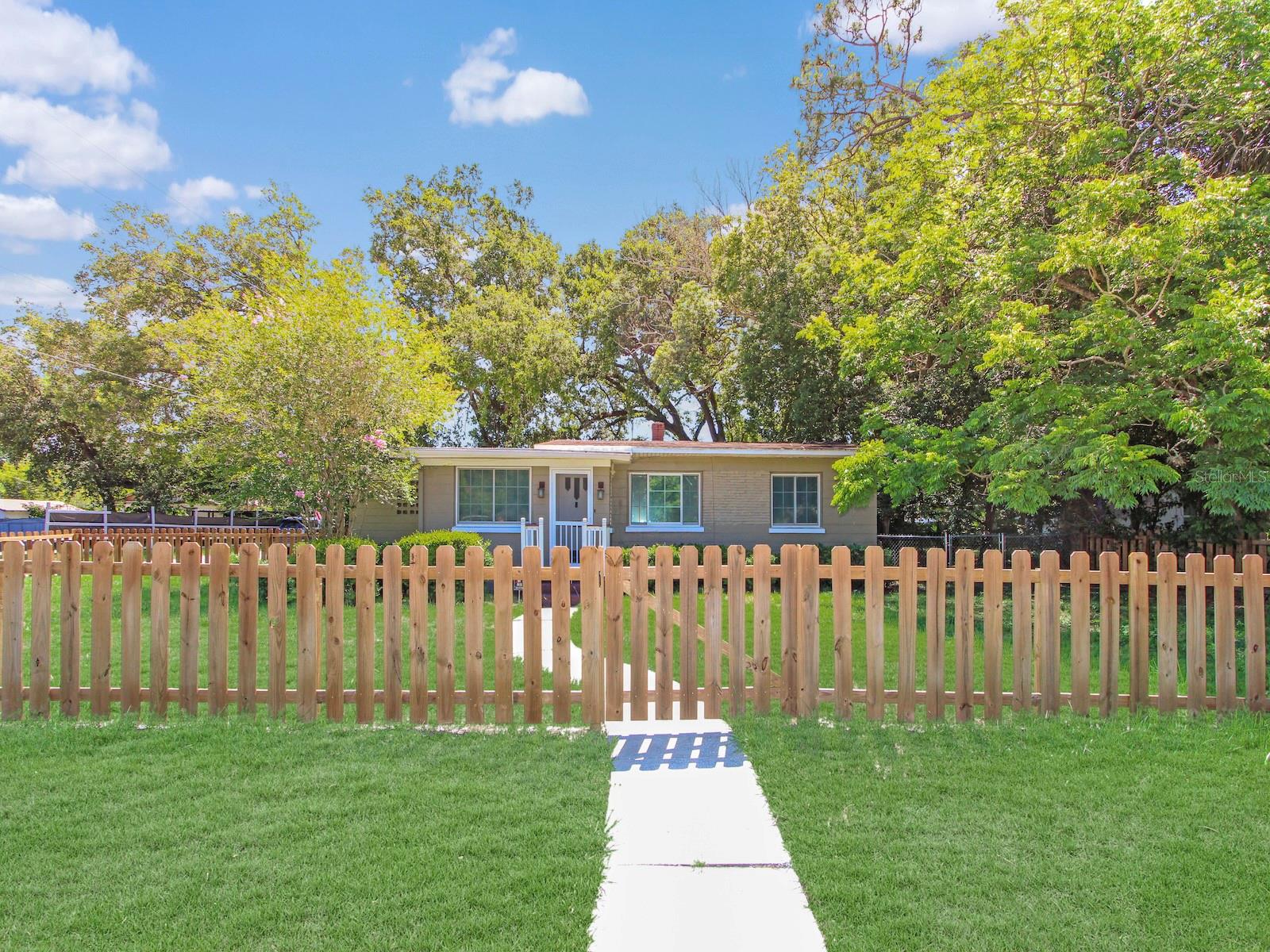 Single Family Residence em SANFORD, FL - Daniel Dourado