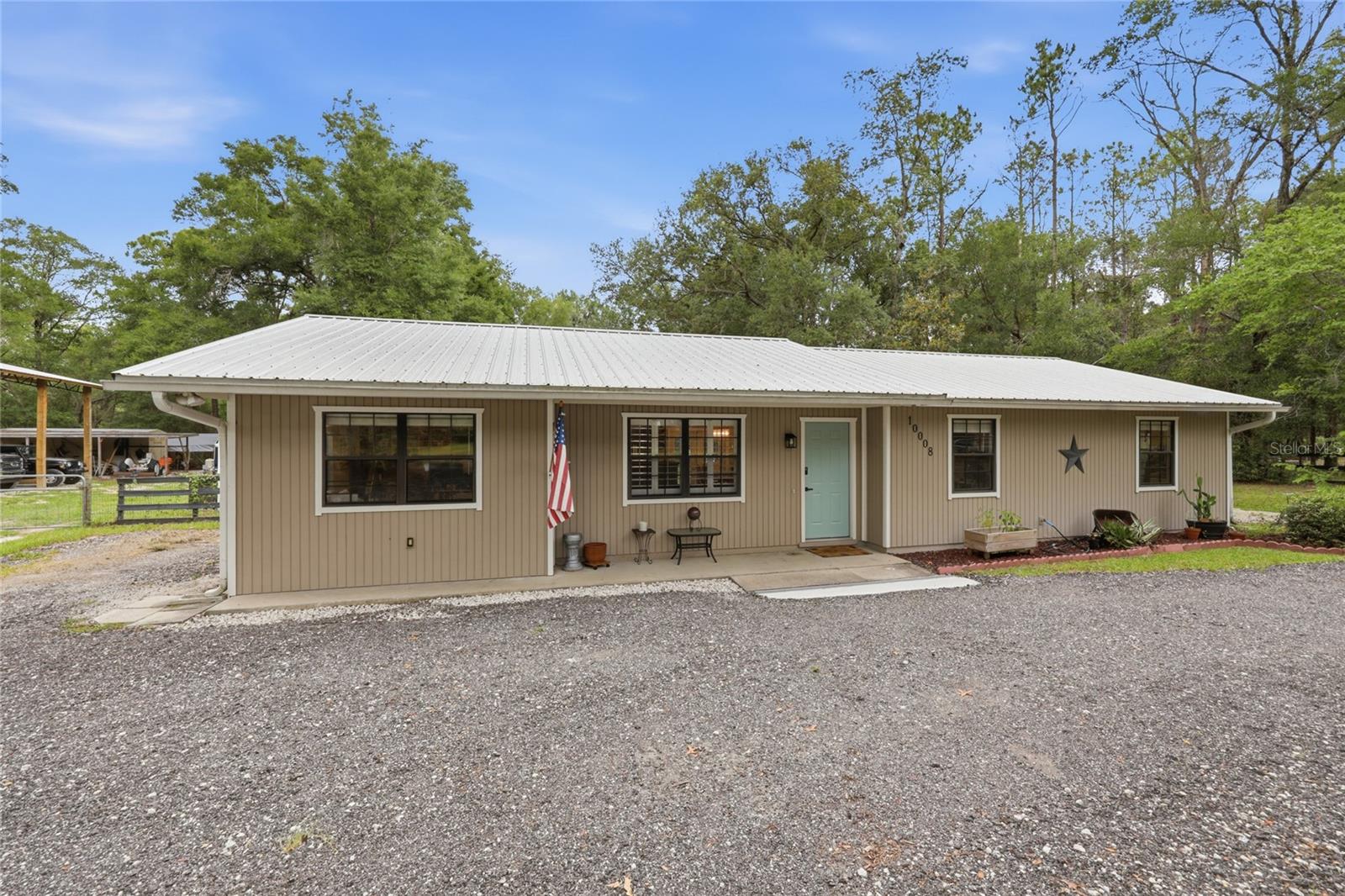 Single Family Residence in GAINESVILLE, FL - Daniel Dourado