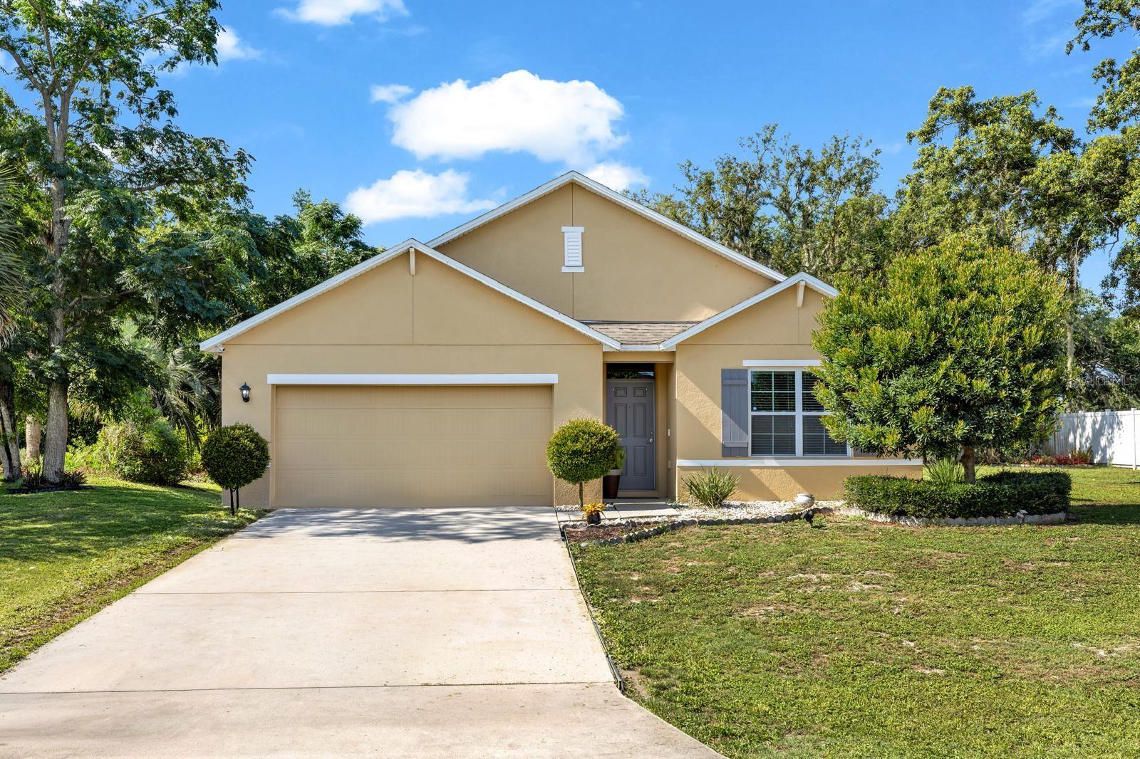 Single Family Residence in DELTONA, FL - Daniel Dourado