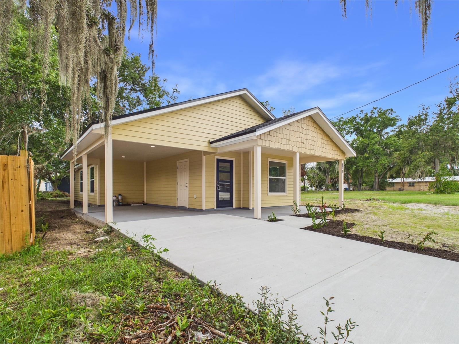 Single Family Residence in LAKELAND, FL - Daniel Dourado
