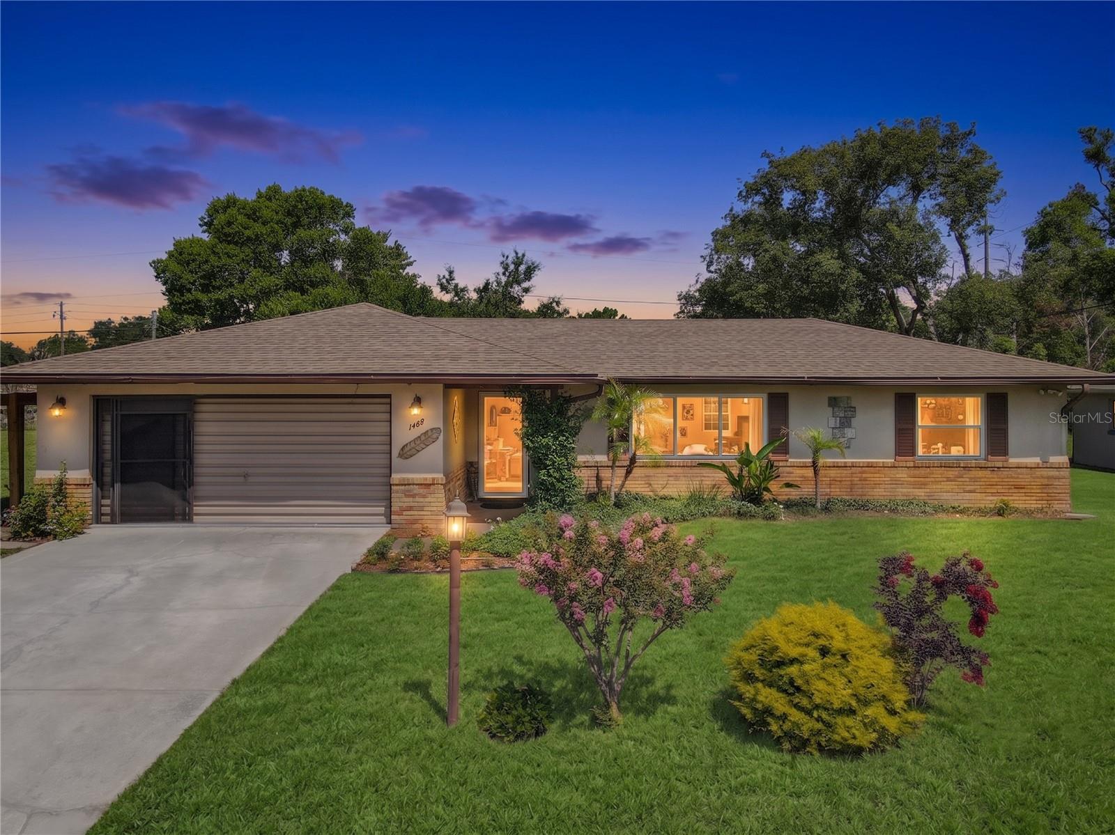 Single Family Residence in DELTONA, FL - Daniel Dourado
