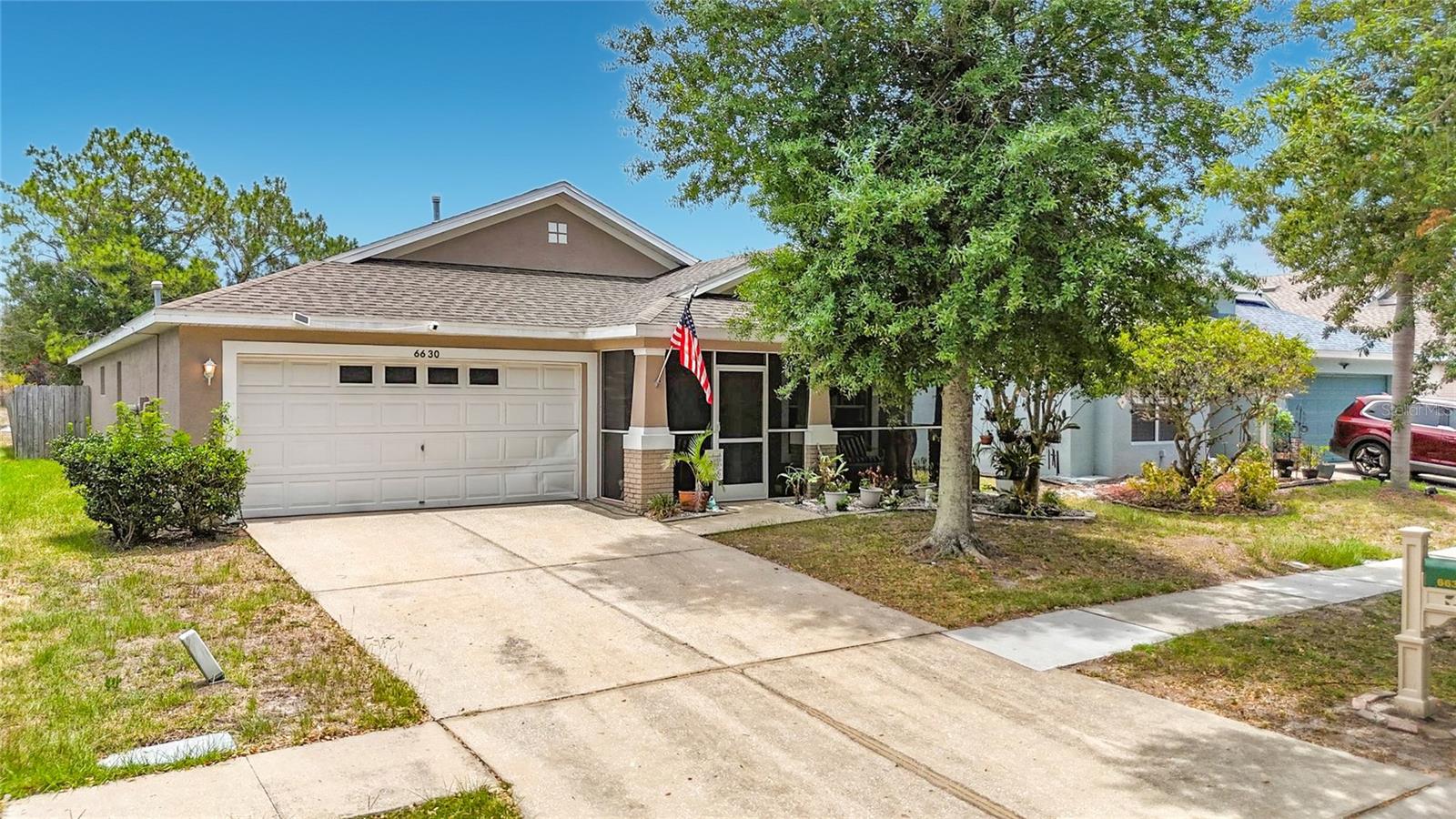 Single Family Residence in APOLLO BEACH, FL - Daniel Dourado