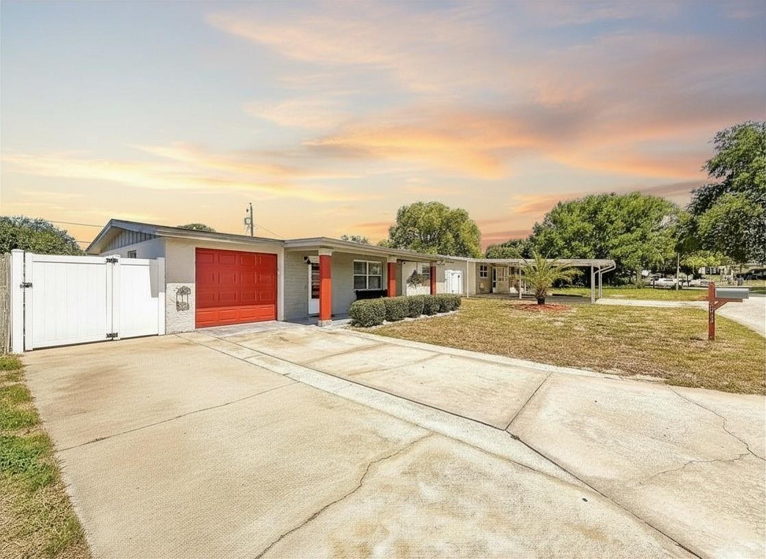 Single Family Residence em HOLIDAY, FL - Daniel Dourado