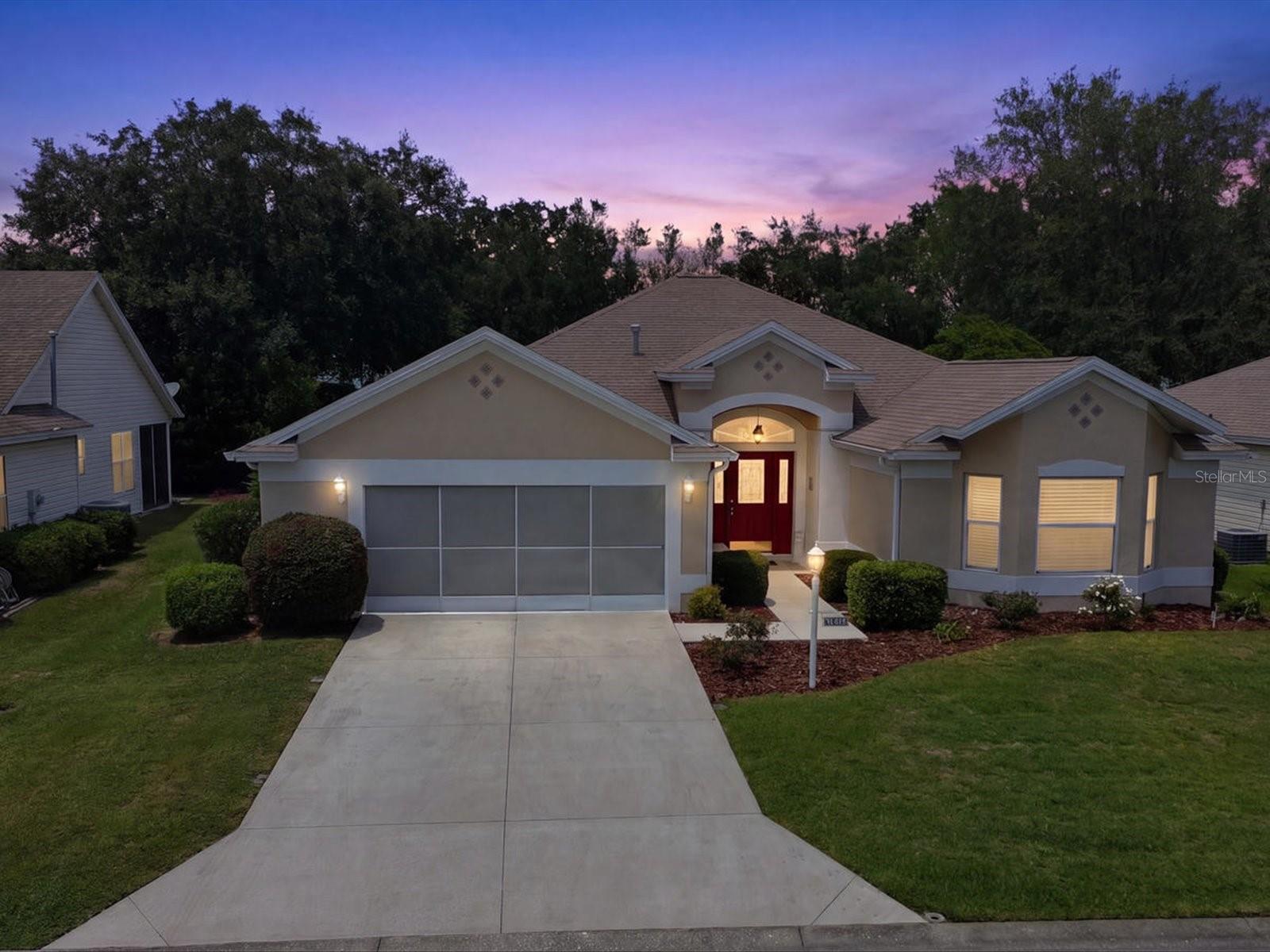 Single Family Residence in LADY LAKE, FL - Daniel Dourado
