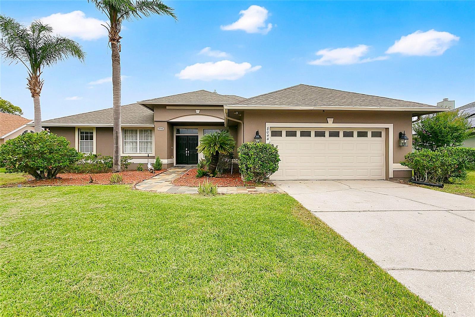 Single Family Residence in ORLANDO, FL - Daniel Dourado