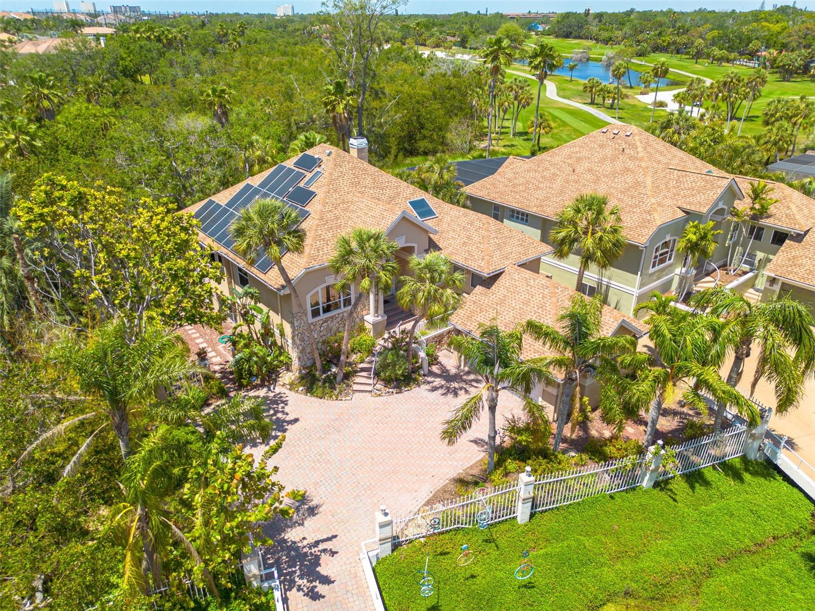 Single Family Residence em GULFPORT, FL - Daniel Dourado