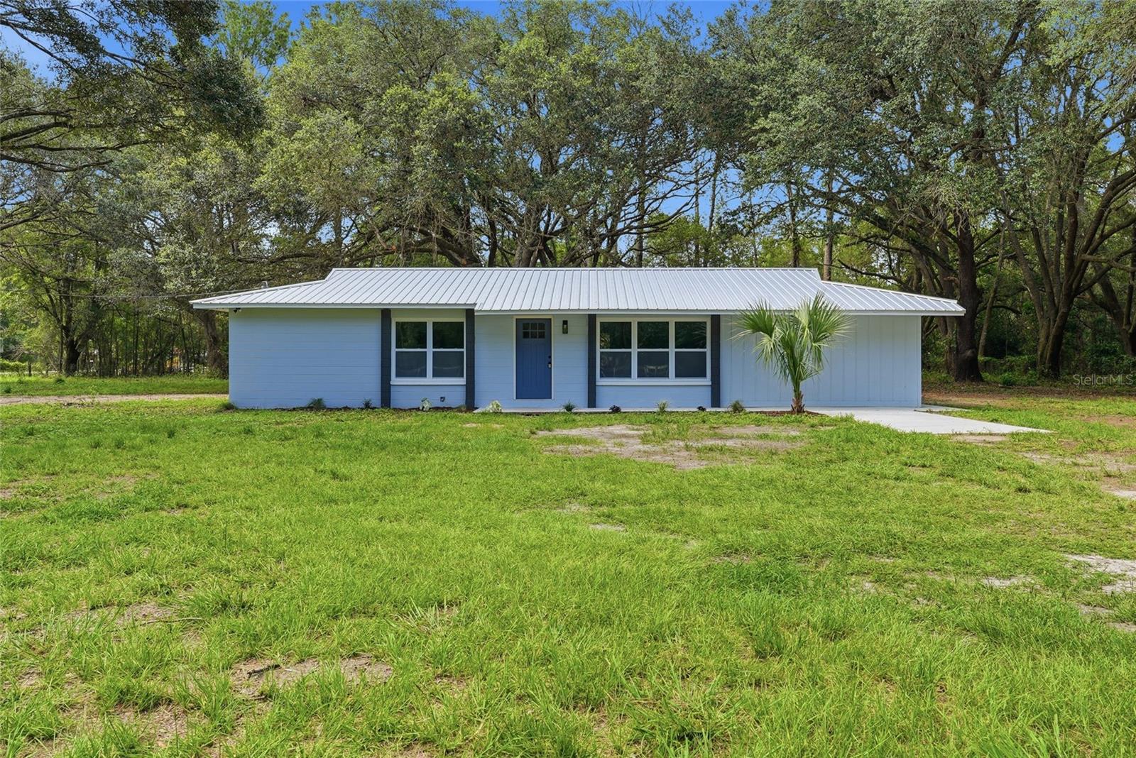 Single Family Residence in ALACHUA, FL - Daniel Dourado