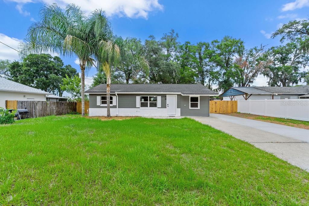 Single Family Residence in ORLANDO, FL - Daniel Dourado