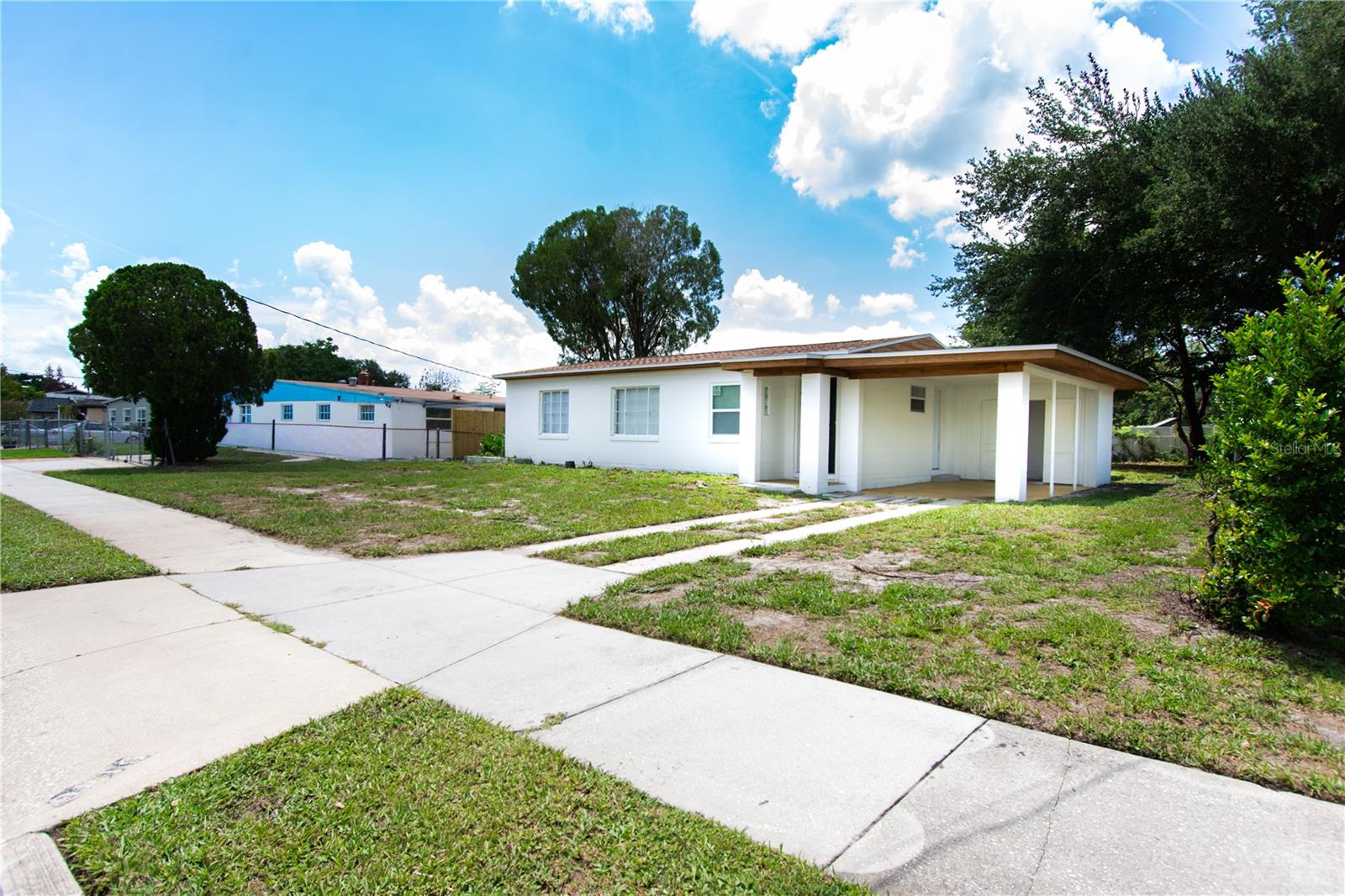 Single Family Residence in ORLANDO, FL - Daniel Dourado