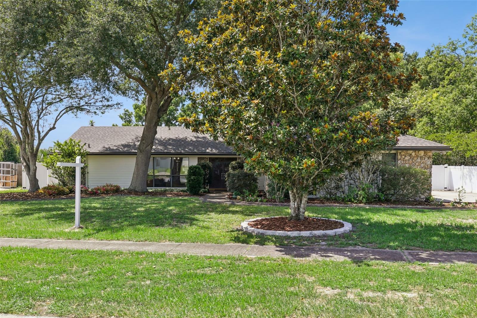 Single Family Residence in WINTER SPRINGS, FL - Daniel Dourado
