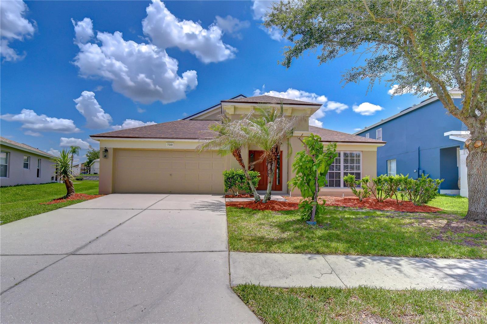 Single Family Residence in WESLEY CHAPEL, FL - Daniel Dourado