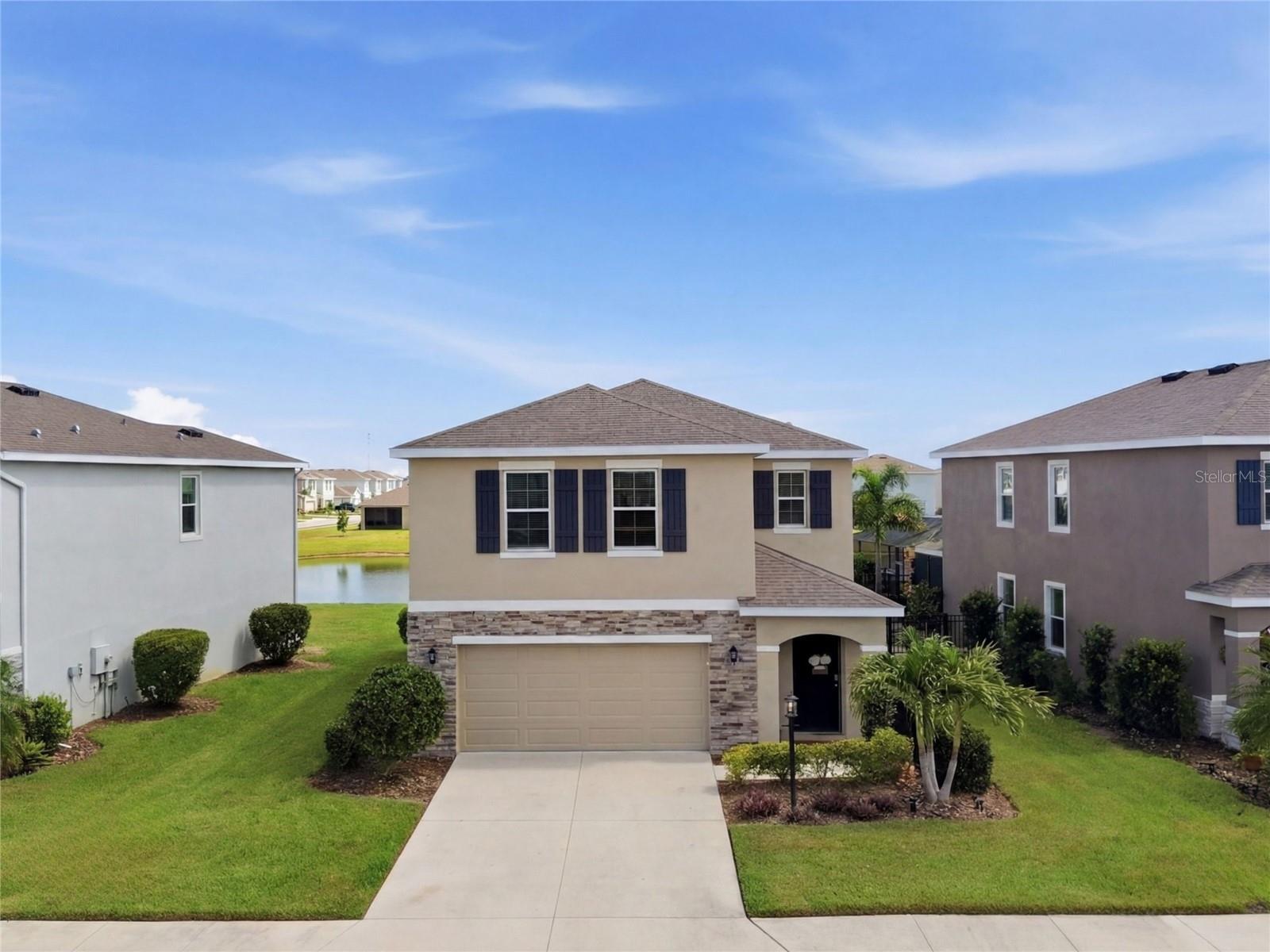 Single Family Residence in BRADENTON, FL - Daniel Dourado