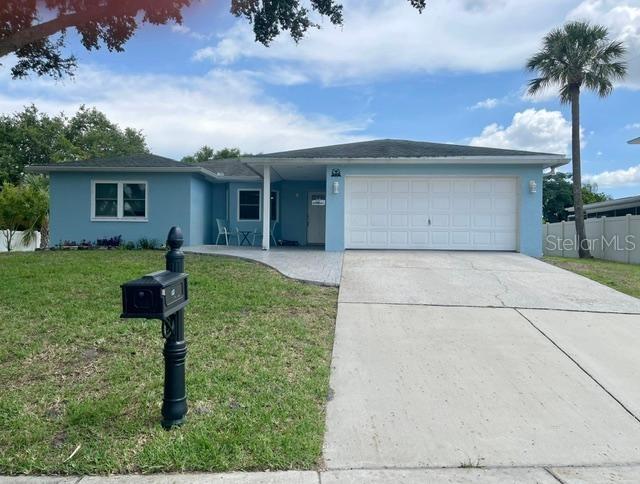 Single Family Residence in OLDSMAR, FL - Daniel Dourado