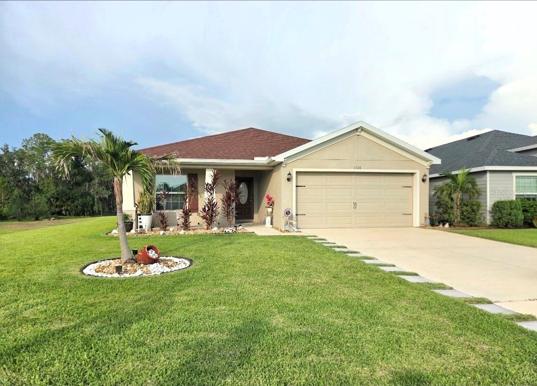 Single Family Residence in PARRISH, FL - Daniel Dourado