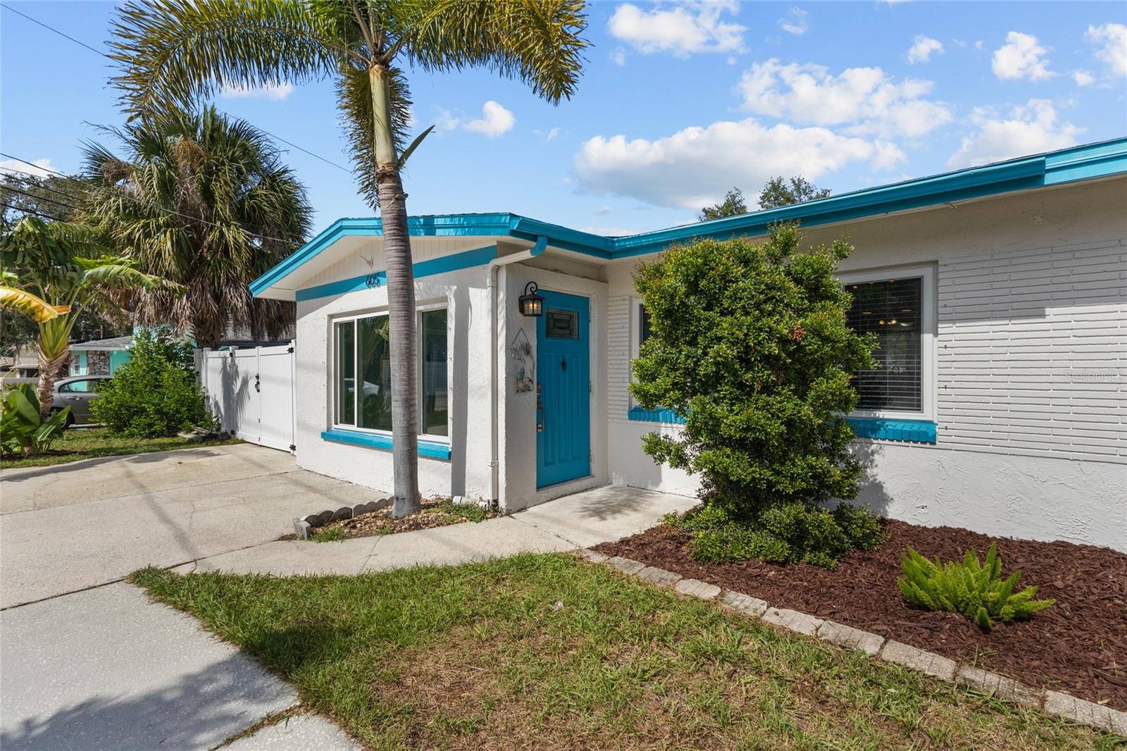 Single Family Residence in TARPON SPRINGS, FL - Daniel Dourado