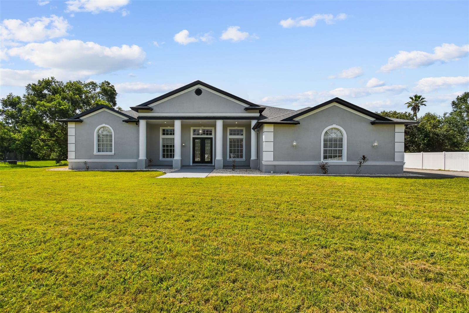 Single Family Residence em WESLEY CHAPEL, FL - Daniel Dourado