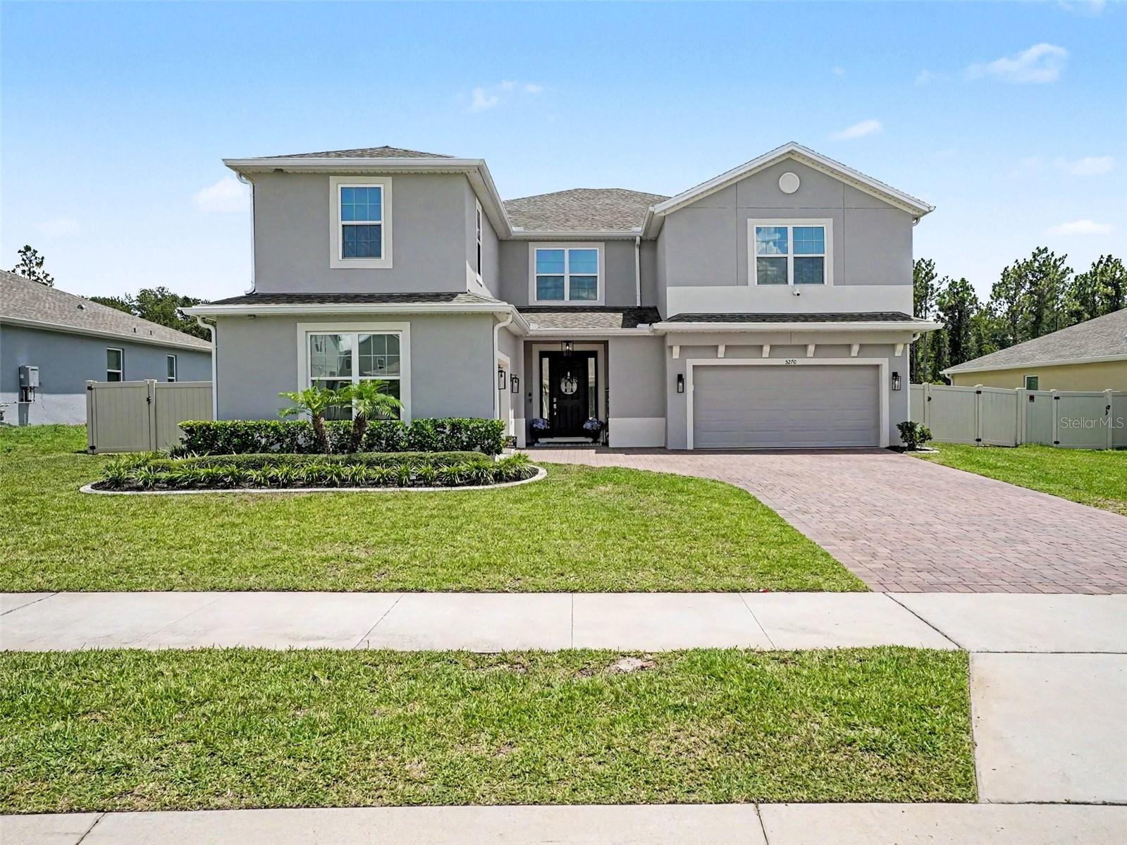 Single Family Residence in MOUNT DORA, FL - Daniel Dourado