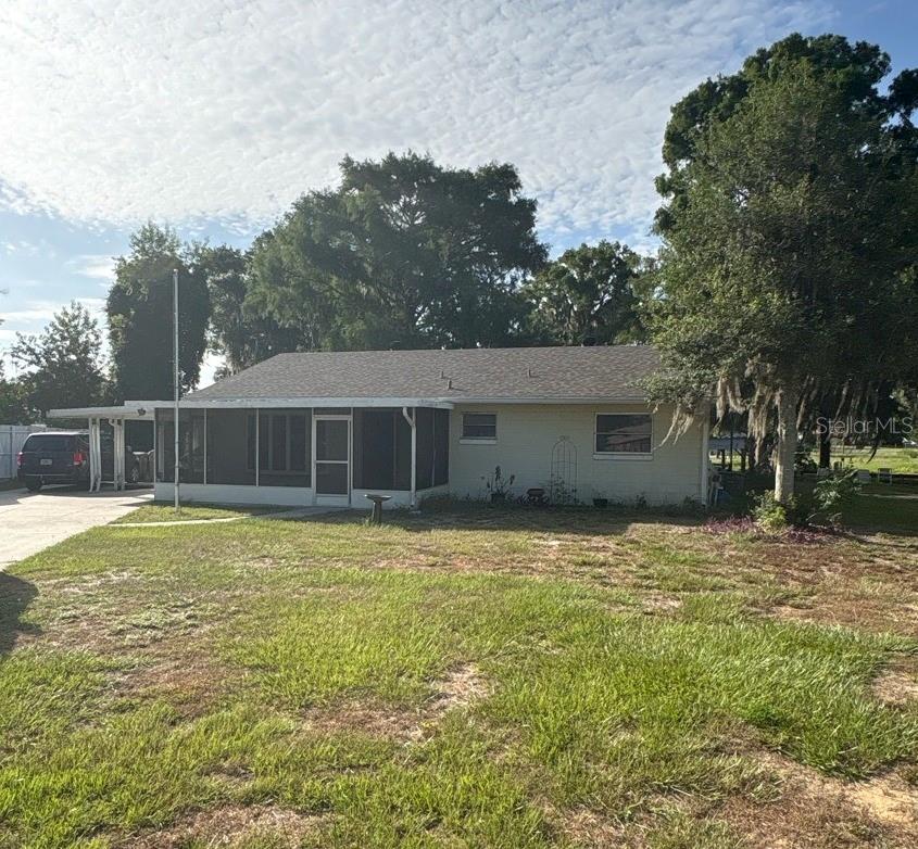 Single Family Residence in LEESBURG, FL - Daniel Dourado