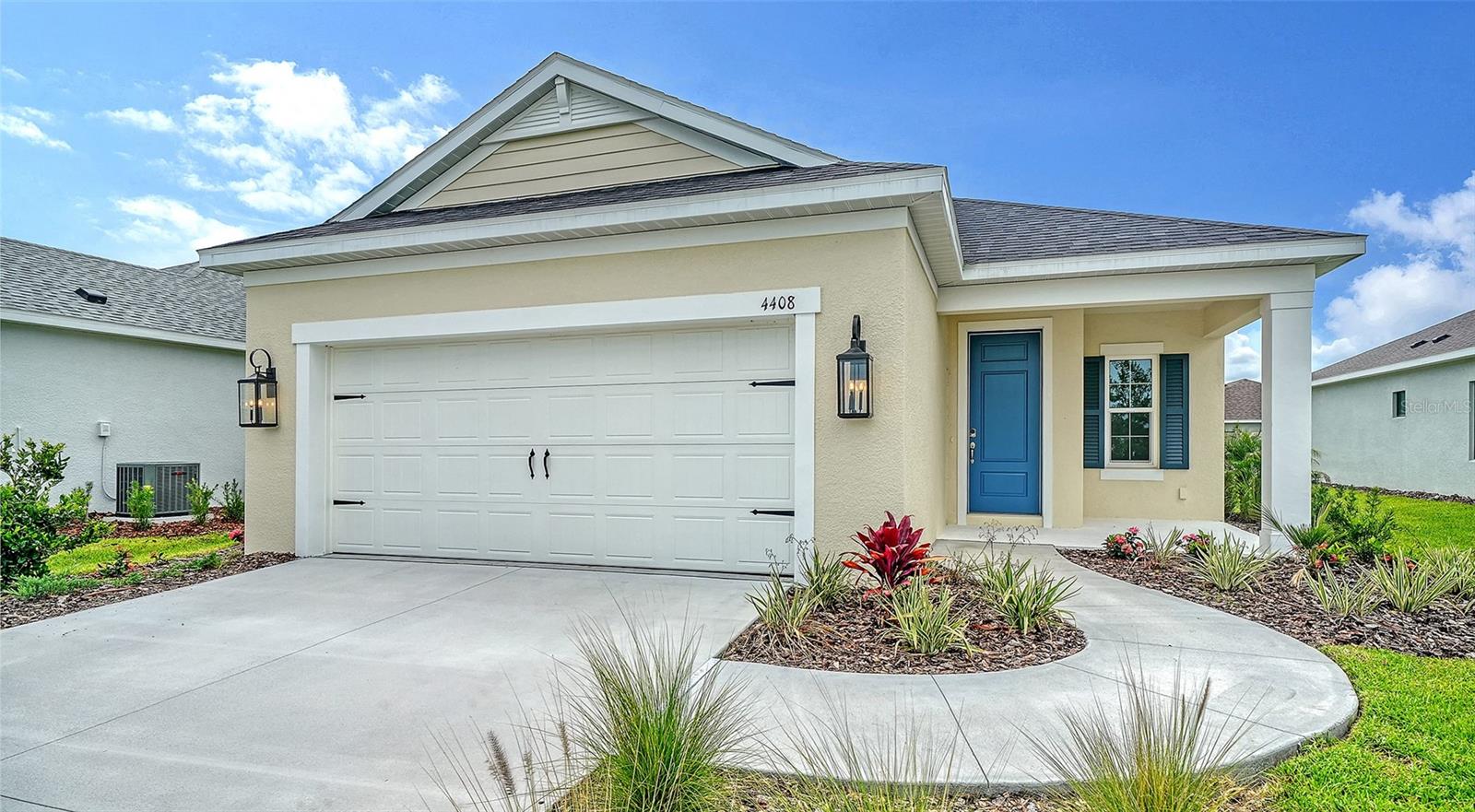 Single Family Residence in PARRISH, FL - Daniel Dourado
