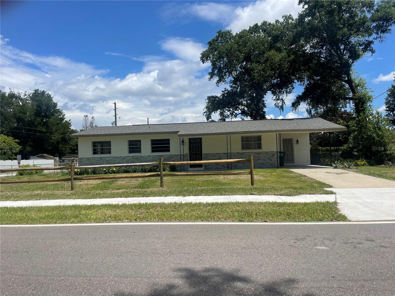 Single Family Residence in LONGWOOD, FL - Daniel Dourado