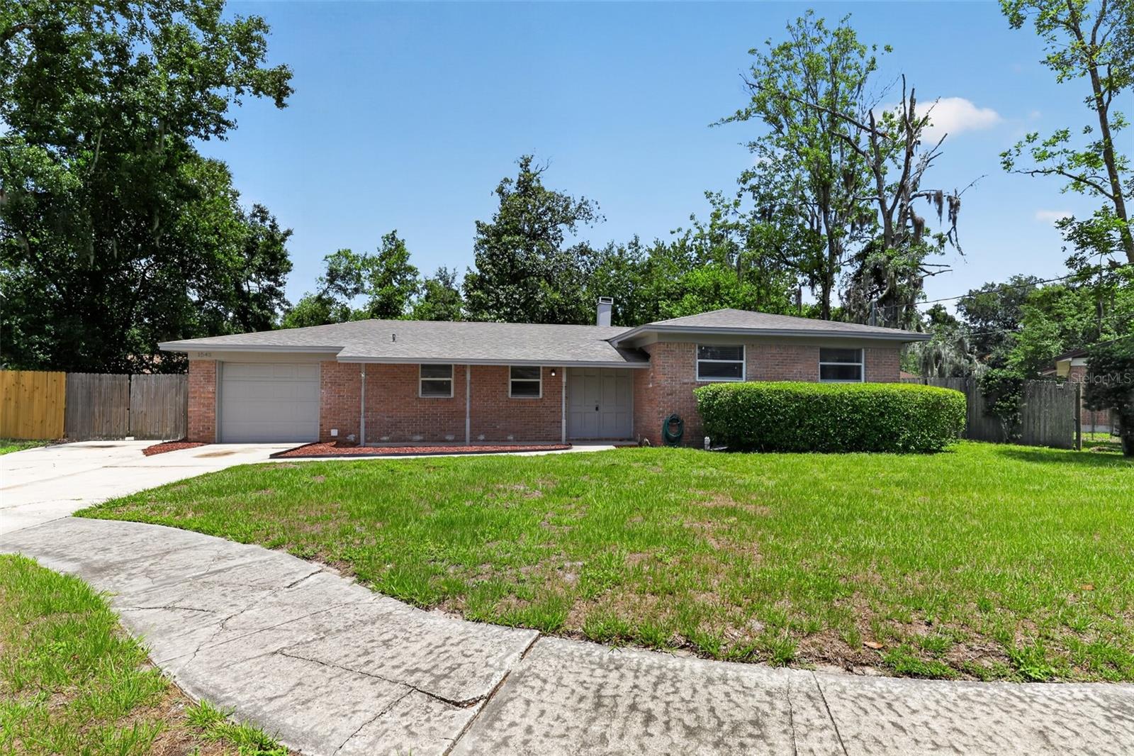 Single Family Residence in ORANGE PARK, FL - Daniel Dourado