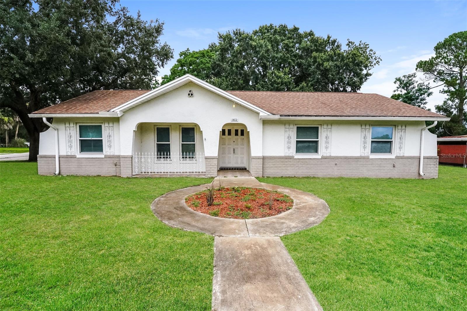 Single Family Residence in DELTONA, FL - Daniel Dourado