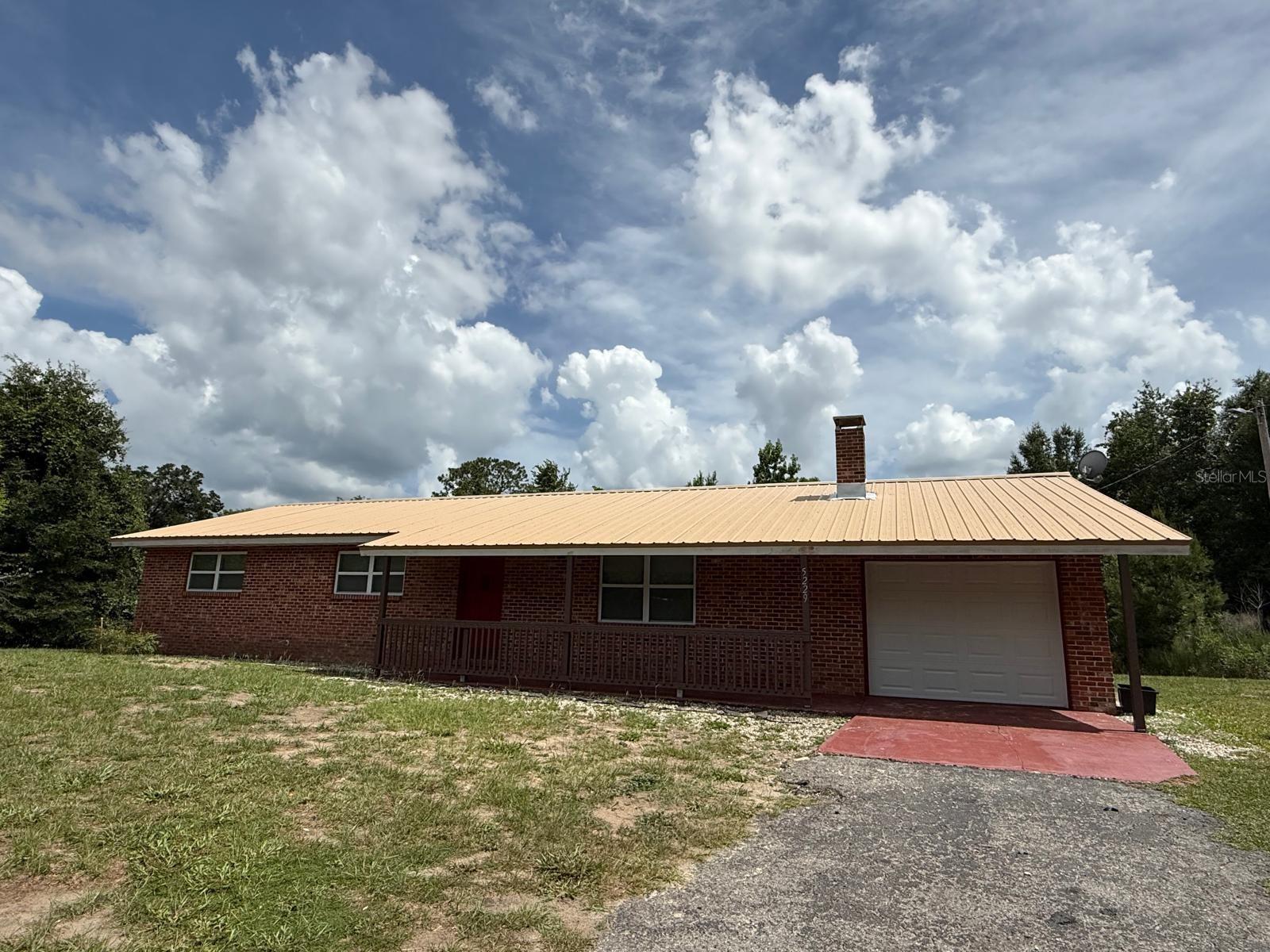 Single Family Residence in HIGH SPRINGS, FL - Daniel Dourado