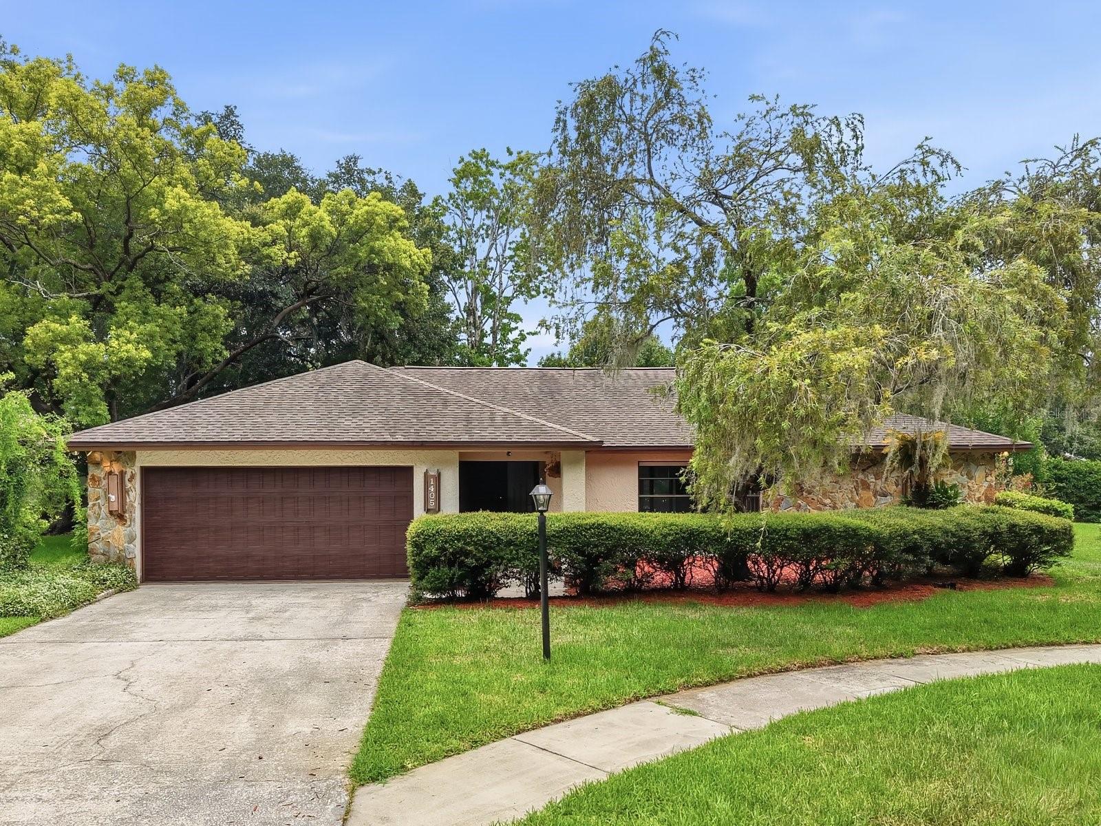 Single Family Residence in PLANT CITY, FL - Daniel Dourado