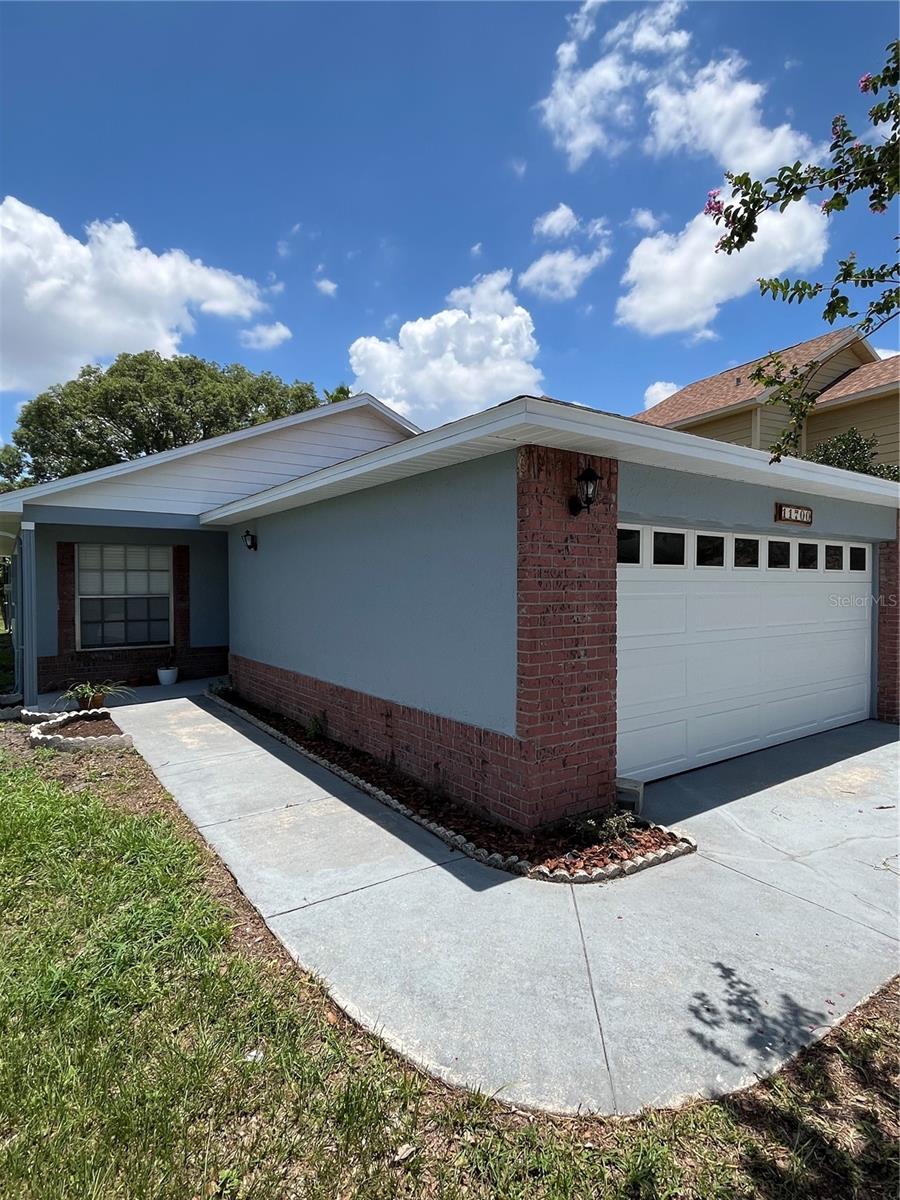 Single Family Residence in ORLANDO, FL - Daniel Dourado