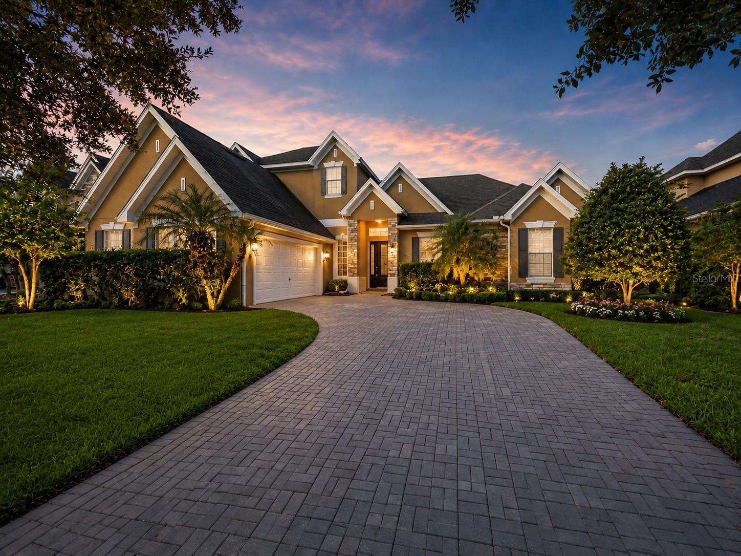 Single Family Residence in ORLANDO, FL - Daniel Dourado