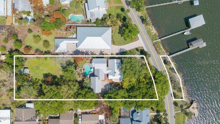 Single Family Residence em ROCKLEDGE, FL - Daniel Dourado