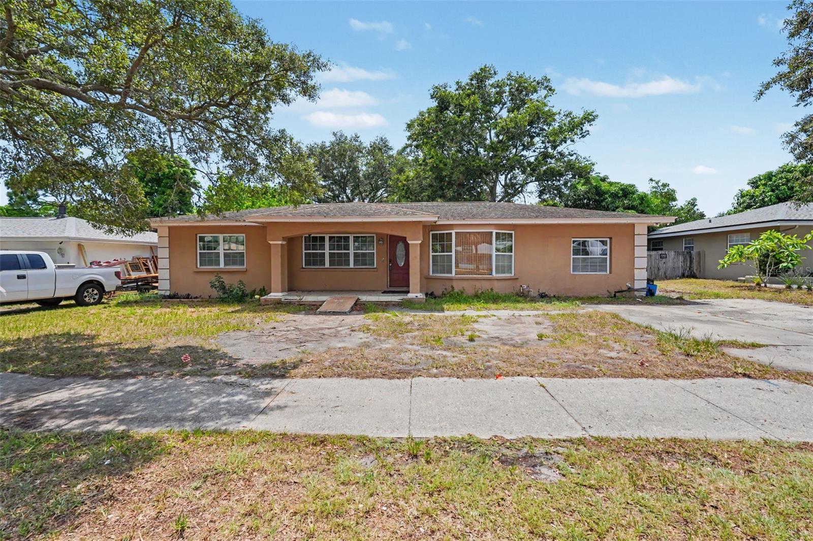 Single Family Residence em CLEARWATER, FL - Daniel Dourado