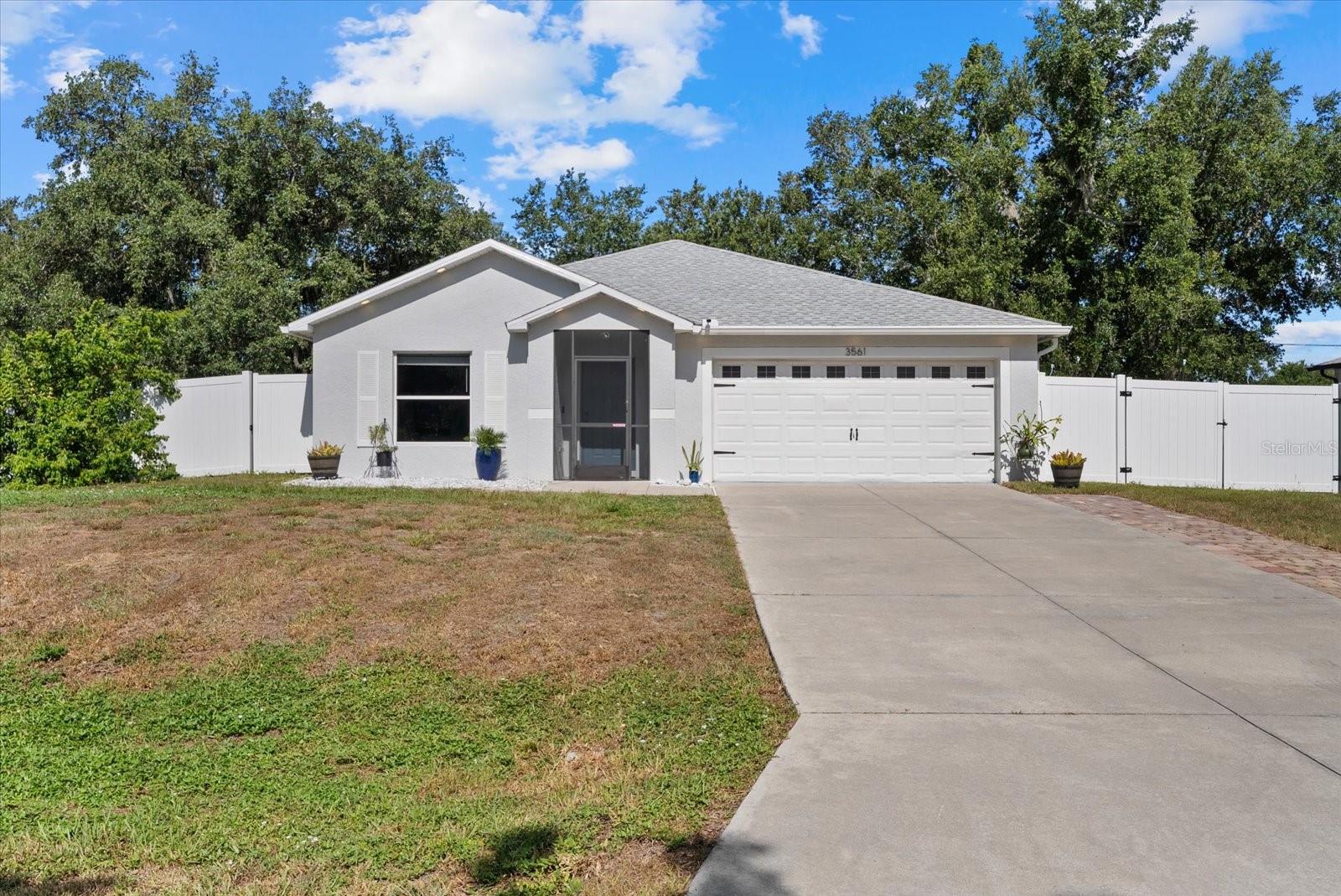 Single Family Residence in PORT CHARLOTTE, FL - Daniel Dourado