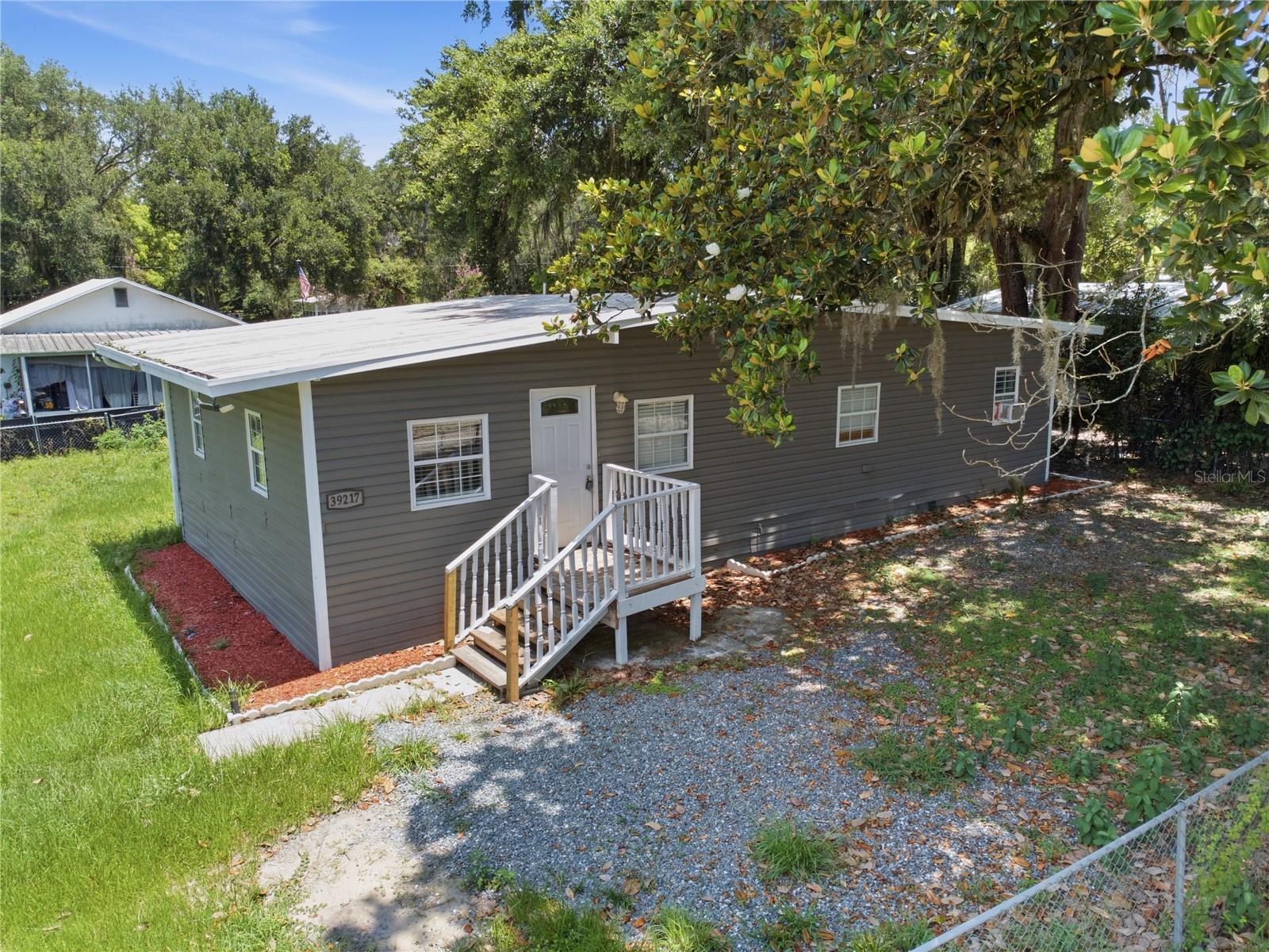 Single Family Residence in ZEPHYRHILLS, FL - Daniel Dourado