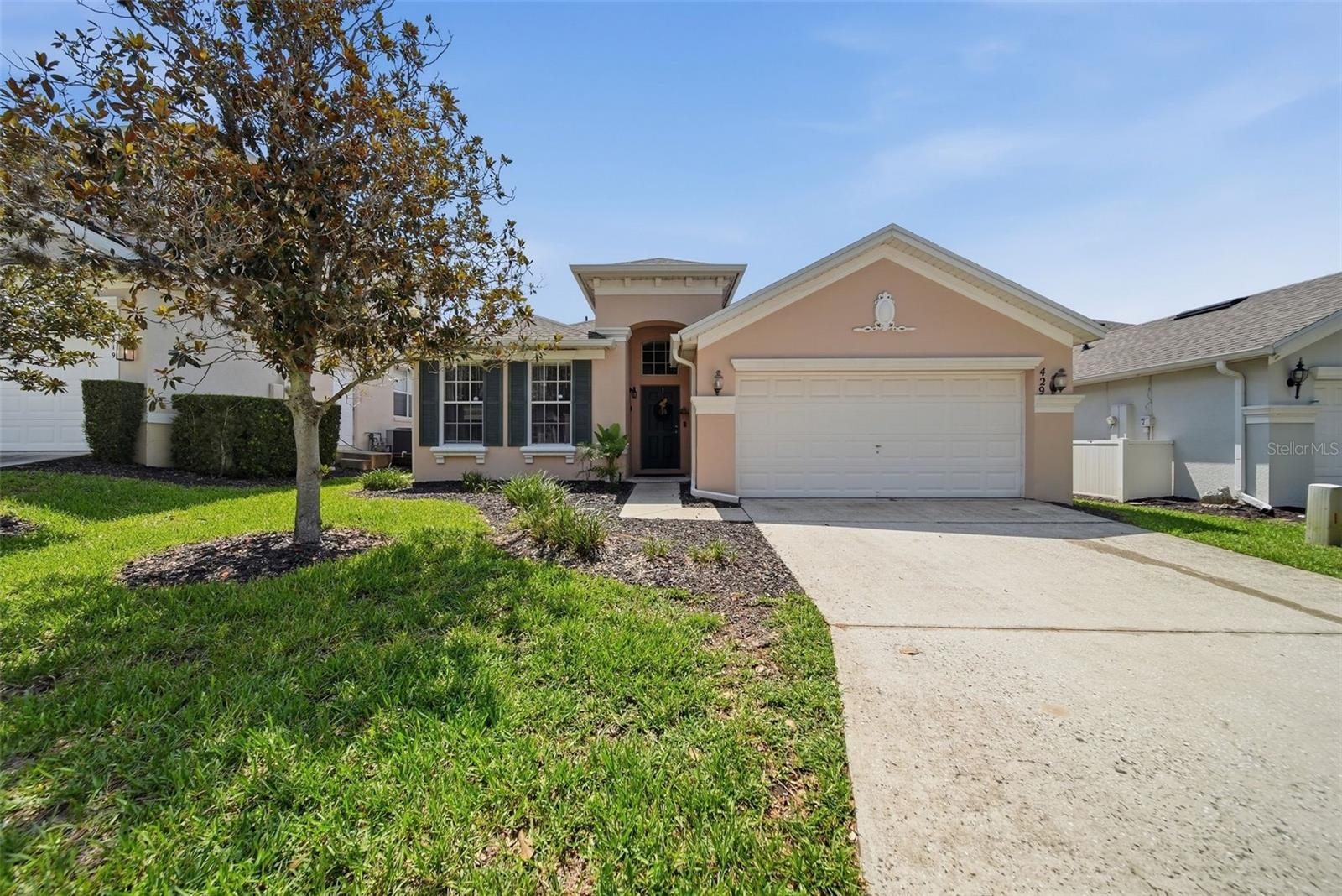 Single Family Residence in DAVENPORT, FL - Daniel Dourado
