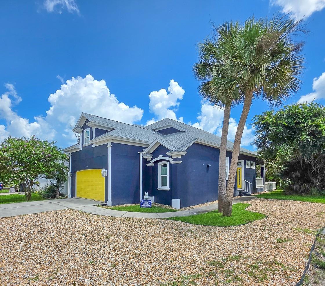 Single Family Residence in FLAGLER BEACH, FL - Daniel Dourado