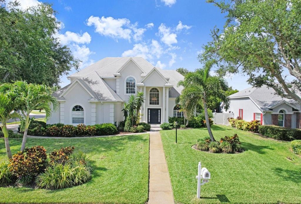 Single Family Residence in BRADENTON, FL - Daniel Dourado