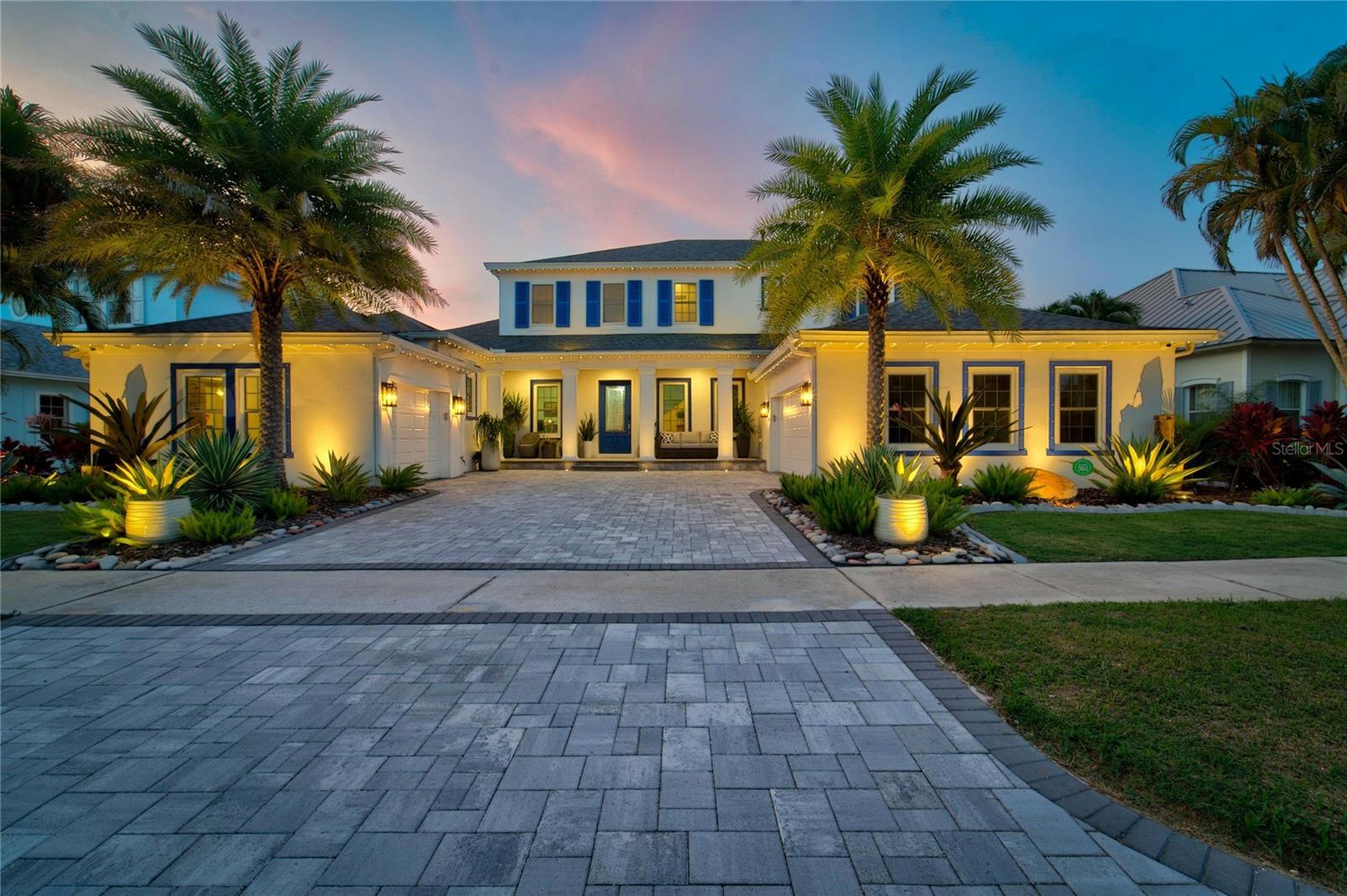 Single Family Residence in APOLLO BEACH, FL - Daniel Dourado