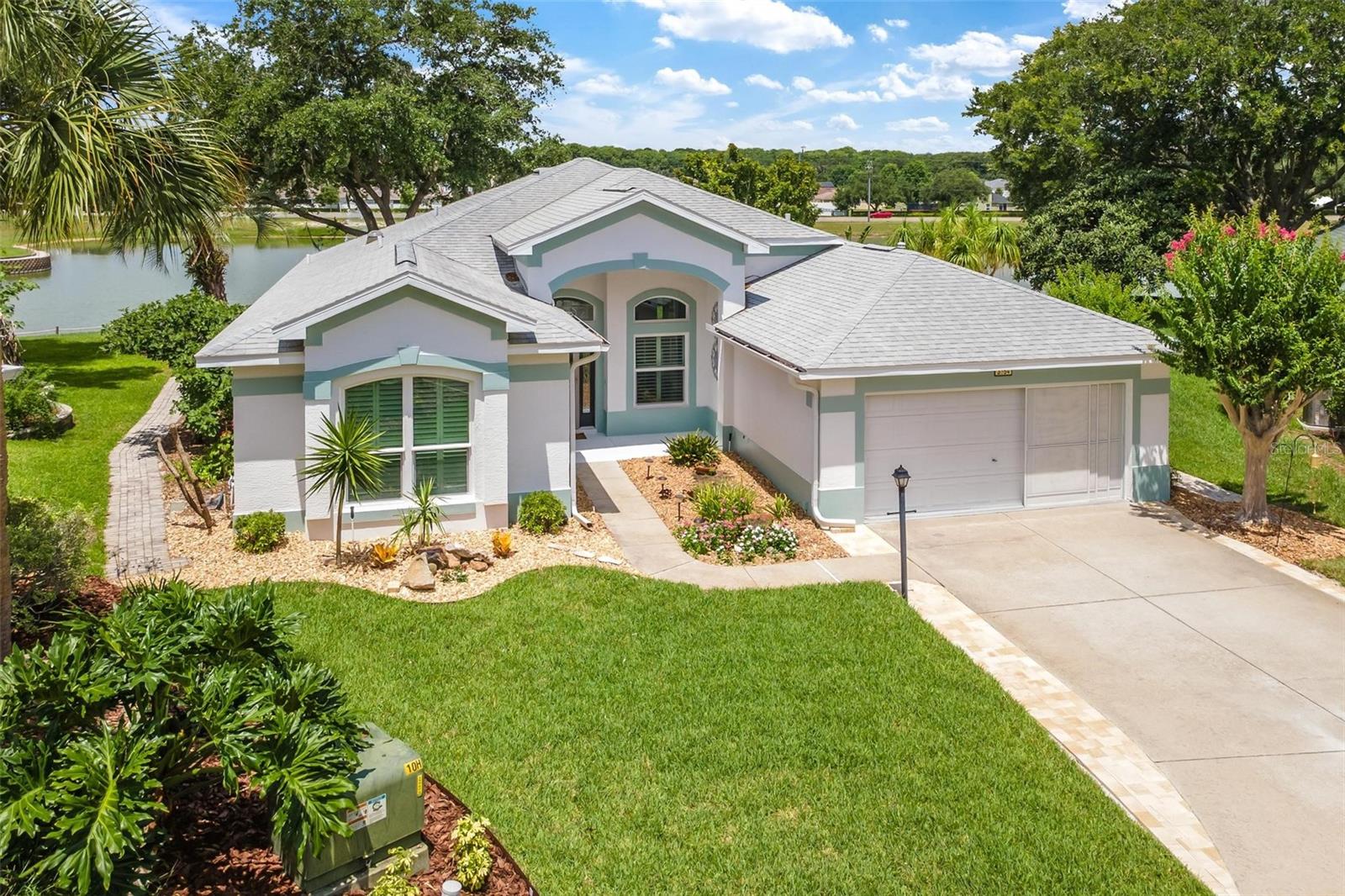 Single Family Residence in TAVARES, FL - Daniel Dourado