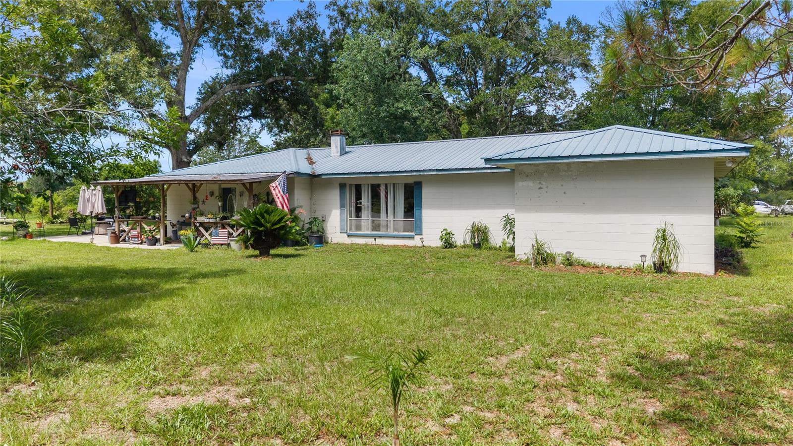 Single Family Residence in TRENTON, FL - Daniel Dourado