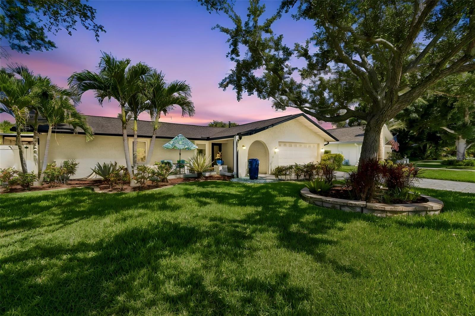 Single Family Residence in SAFETY HARBOR, FL - Daniel Dourado