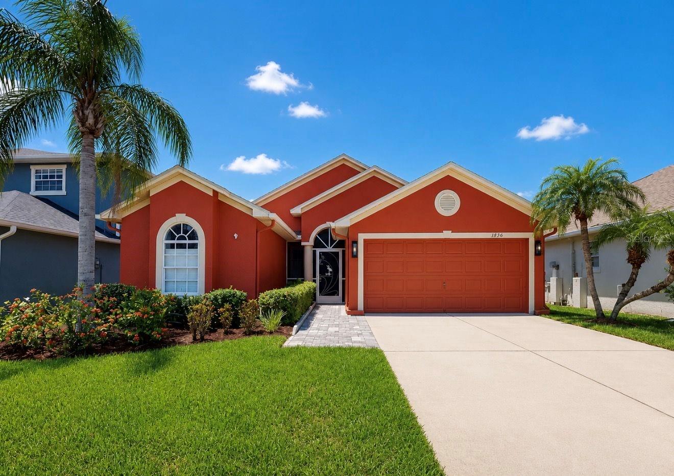 Single Family Residence in RUSKIN, FL - Daniel Dourado