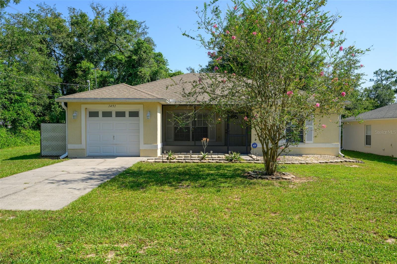 Single Family Residence em ORANGE CITY, FL - Daniel Dourado