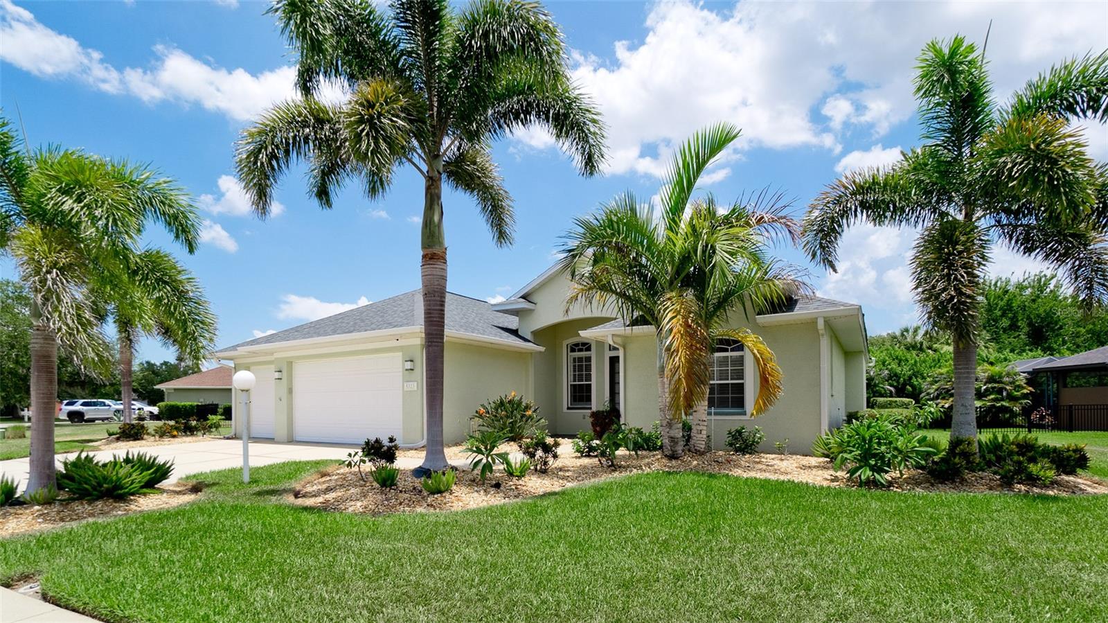 Single Family Residence in PARRISH, FL - Daniel Dourado