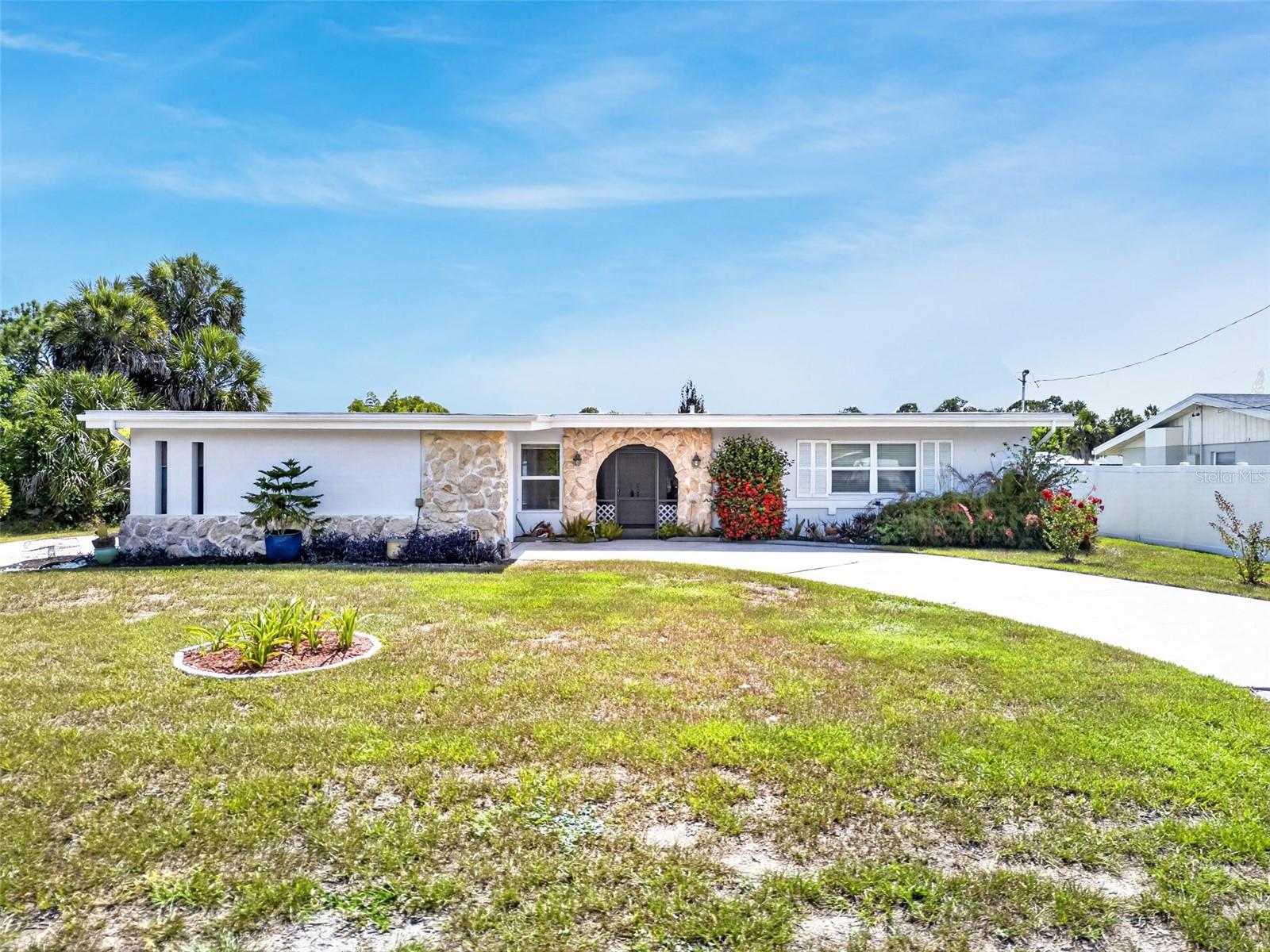 Single Family Residence in PORT CHARLOTTE, FL - Daniel Dourado