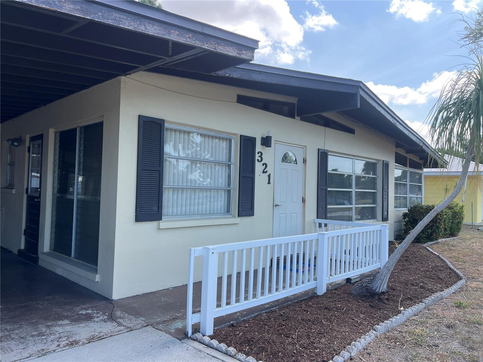 Single Family Residence in VENICE, FL - Daniel Dourado